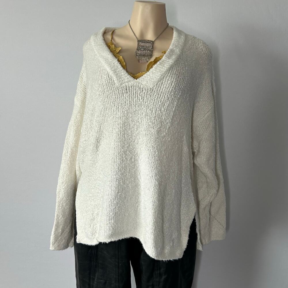 Bouclé V-Neck Oversized Sweater Large Soft Cozy size large